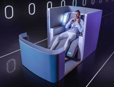 Η ακριβότερη θέση αεροπλάνου είναι τόσο άνετη όσο το κρεβάτι σας! (βίντεο)